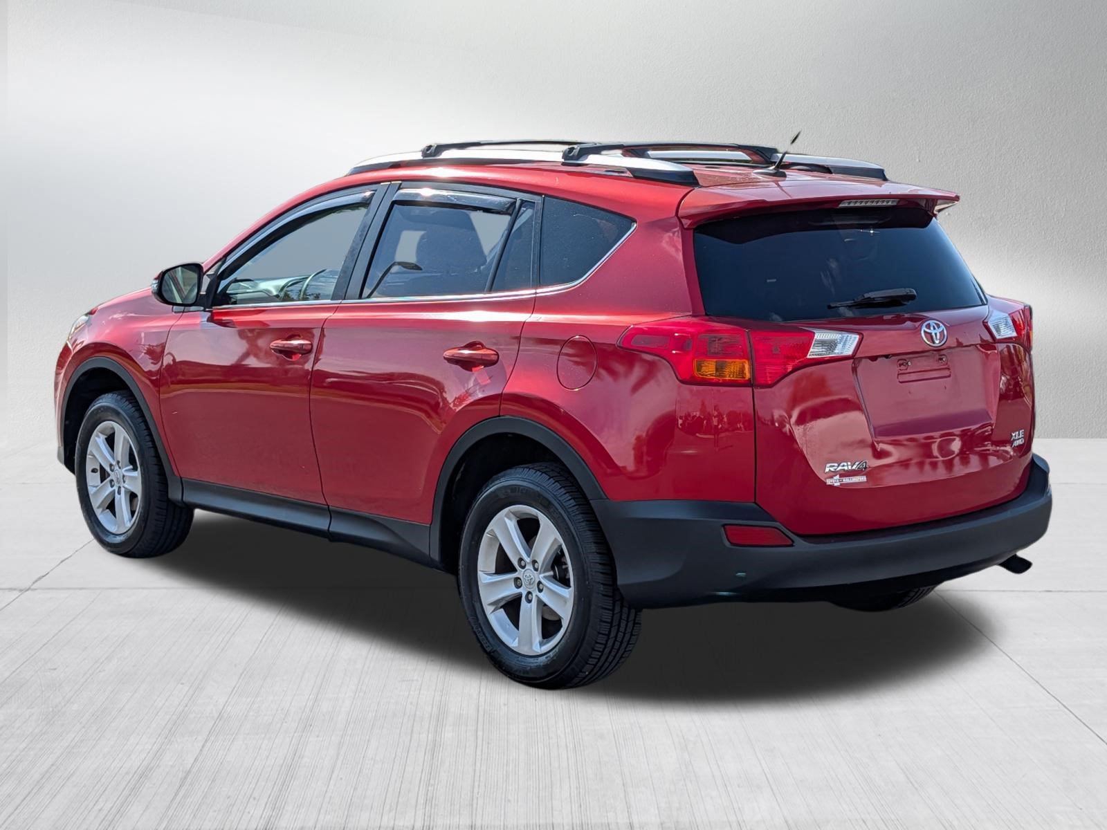 Used 2014 Toyota RAV4 XLE AWD/4WD image 5