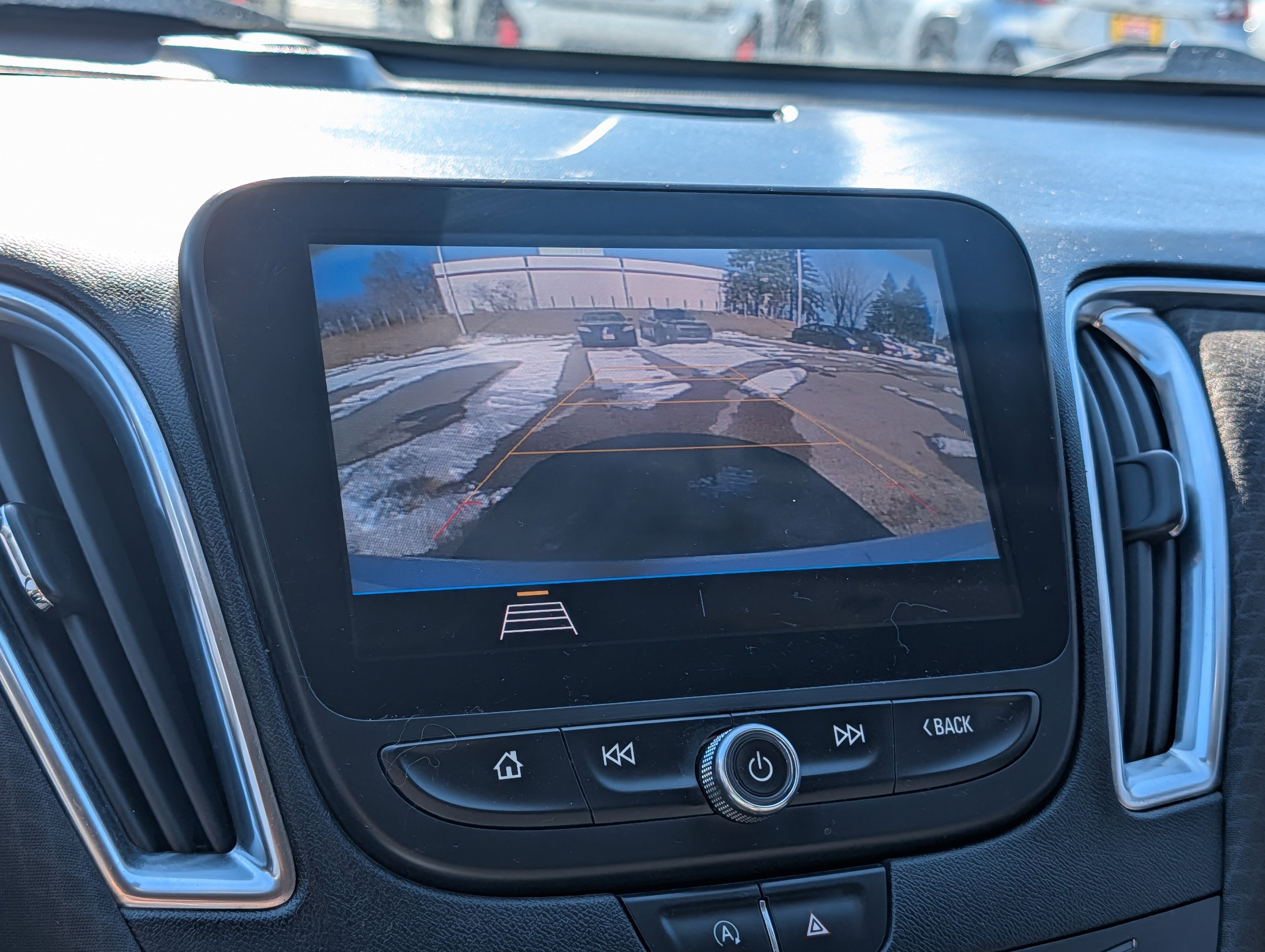 Used 2020 Chevrolet Malibu LT image 24