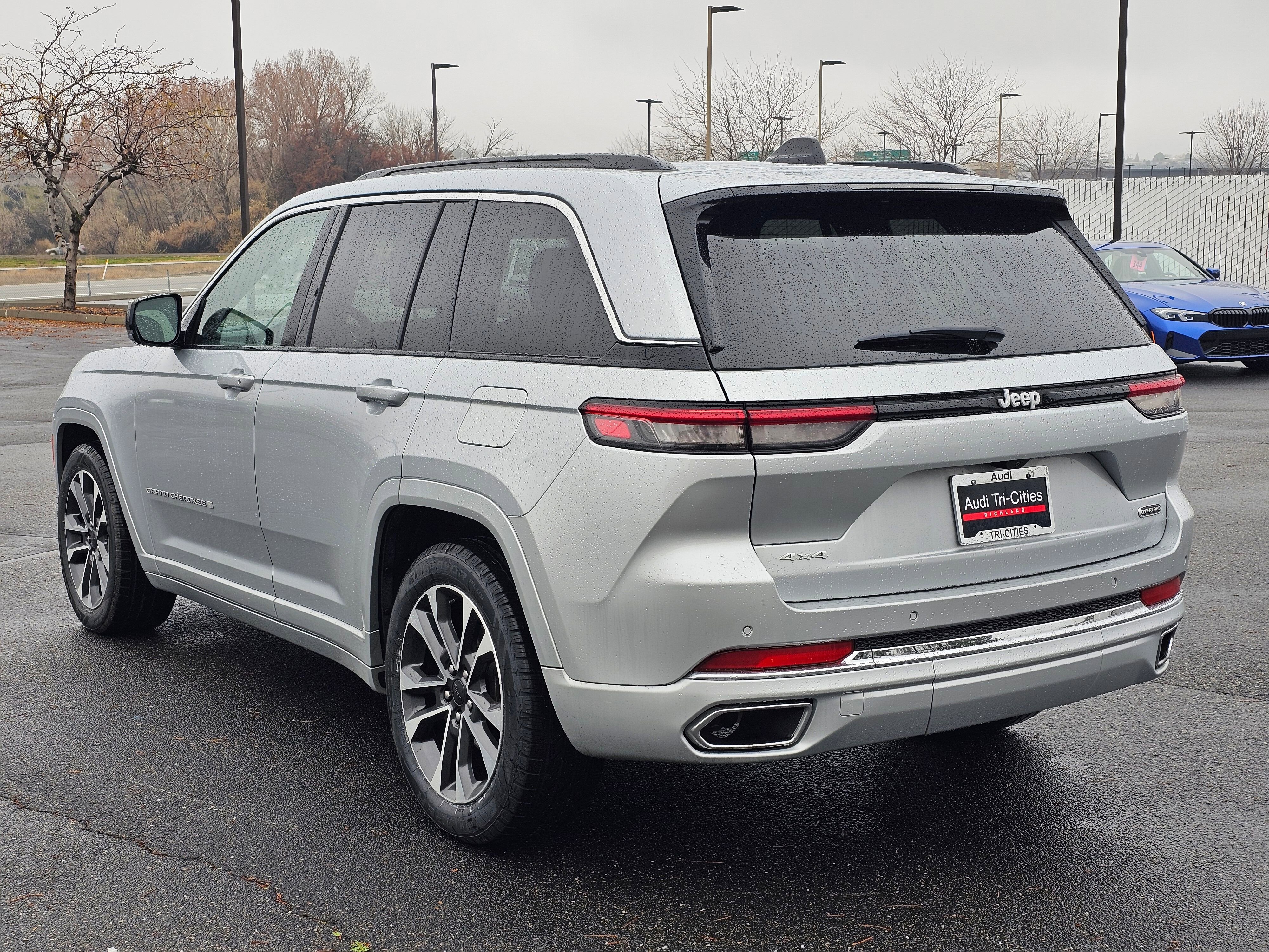 Used 2024 Jeep Grand Cherokee Overland image 4