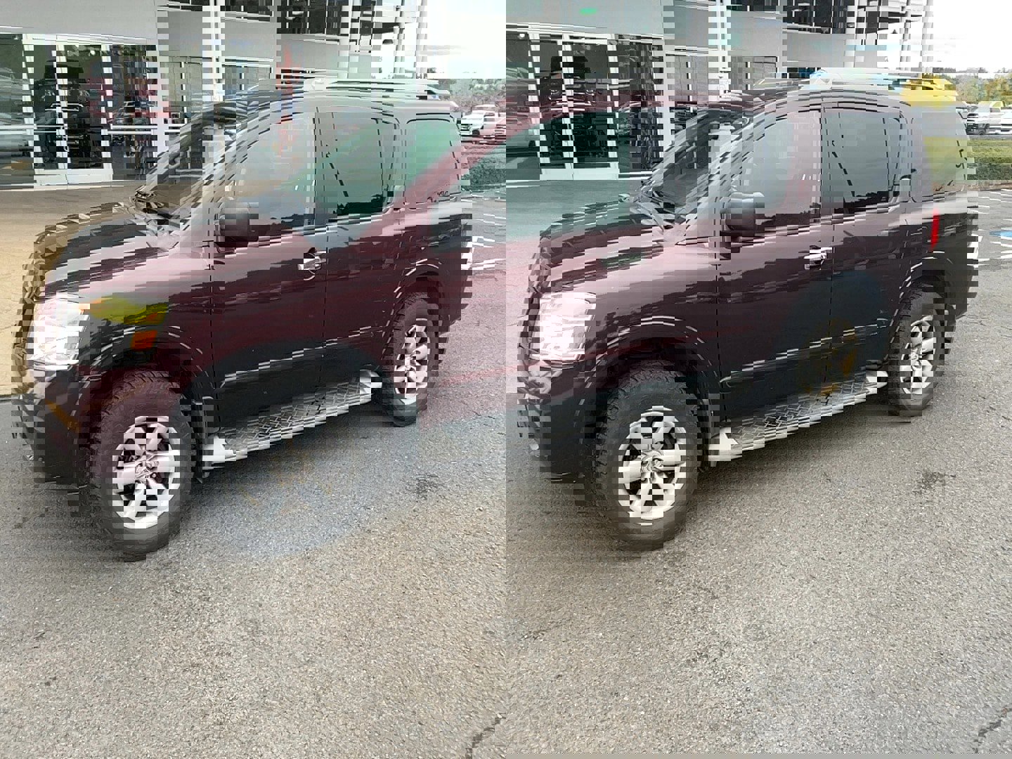 Used 2013 Nissan Armada SV image 2