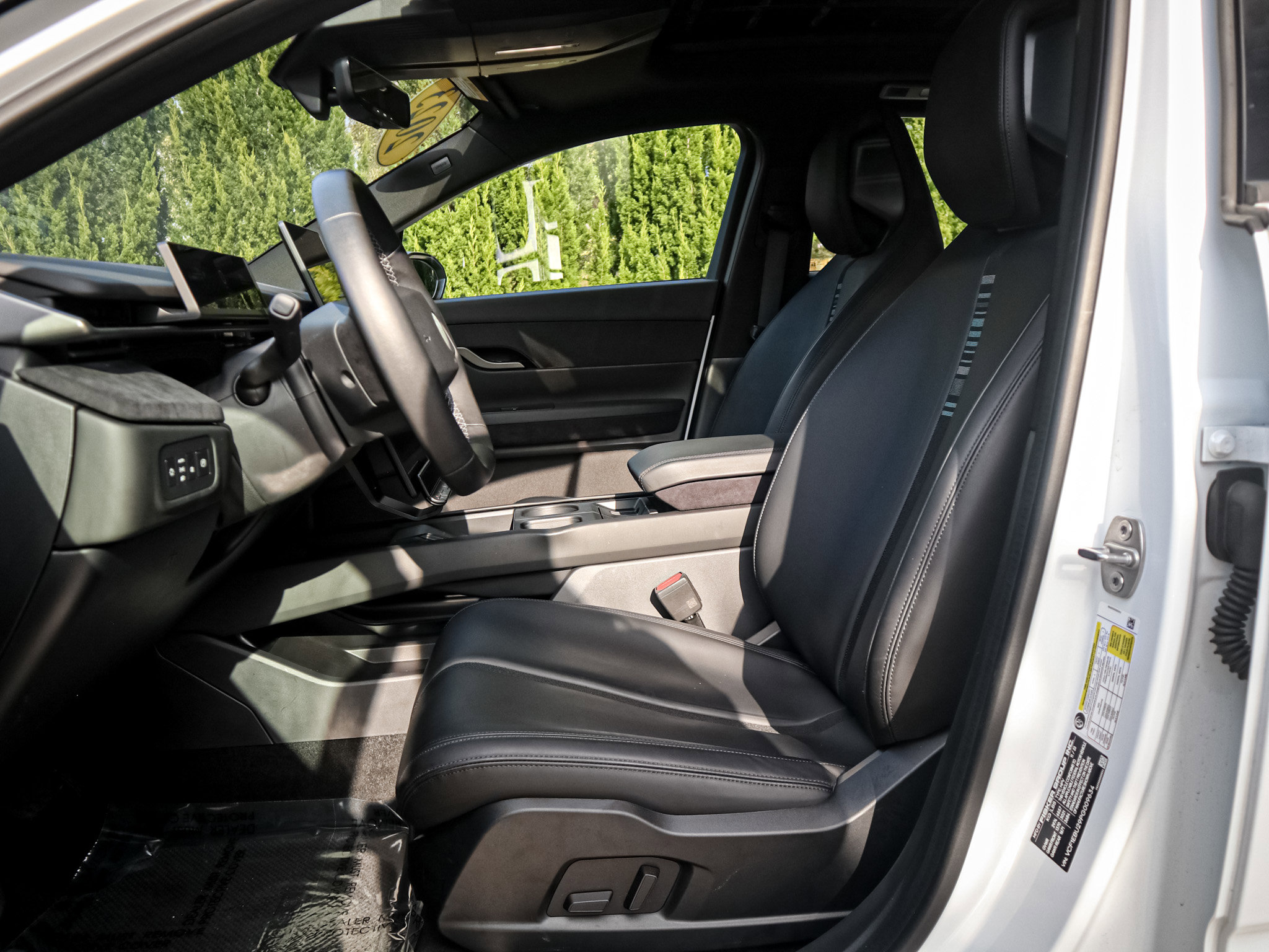 Used 2023 Fisker Ocean Extreme image 16