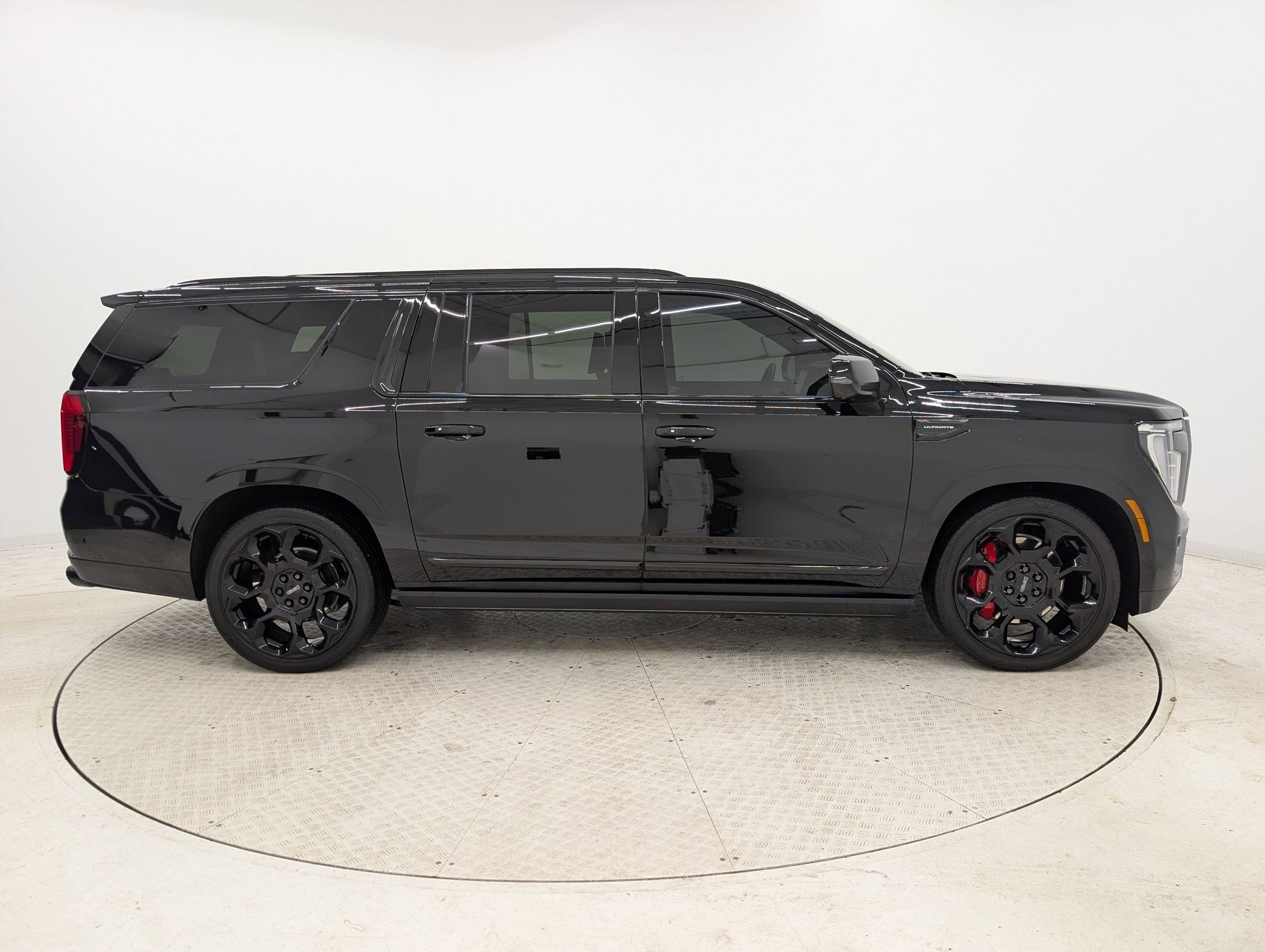 Used 2025 GMC Yukon XL Denali Ultimate image 8