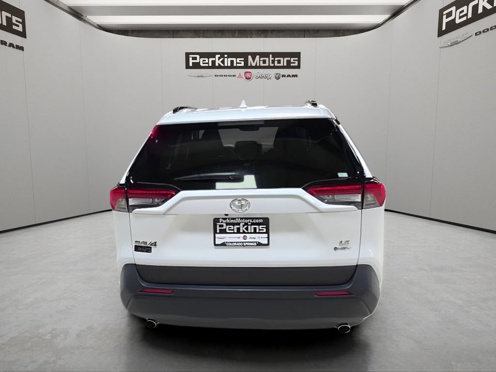 Used 2025 Toyota RAV4 LE AWD/4WD image 4
