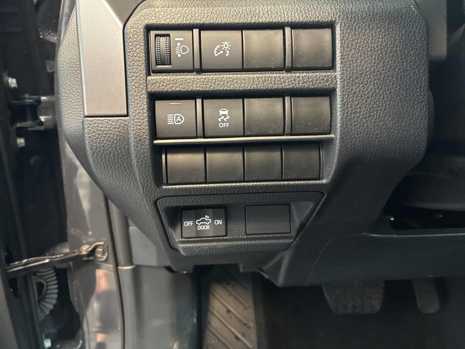 Used 2024 Toyota Tacoma SR5 AWD/4WD image 11