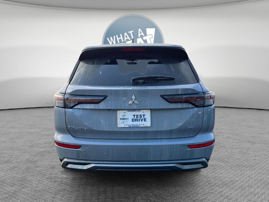 New 2026 Mitsubishi Outlander SE image 4