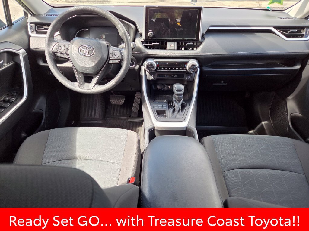 Used 2025 Toyota RAV4 XLE AWD/4WD image 6
