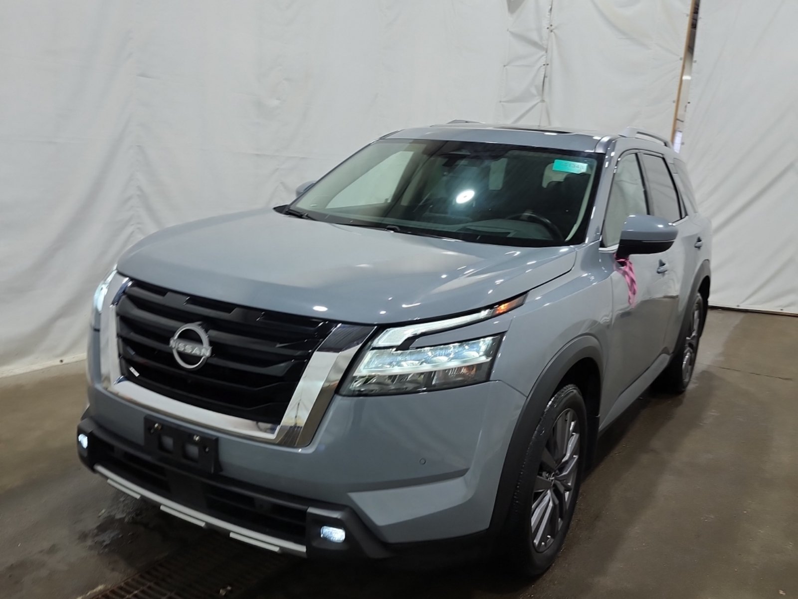 Used 2023 Nissan Pathfinder SL