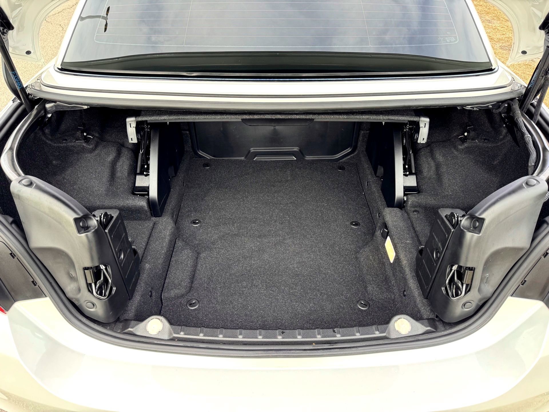 Used 2018 BMW M4 Convertible image 12