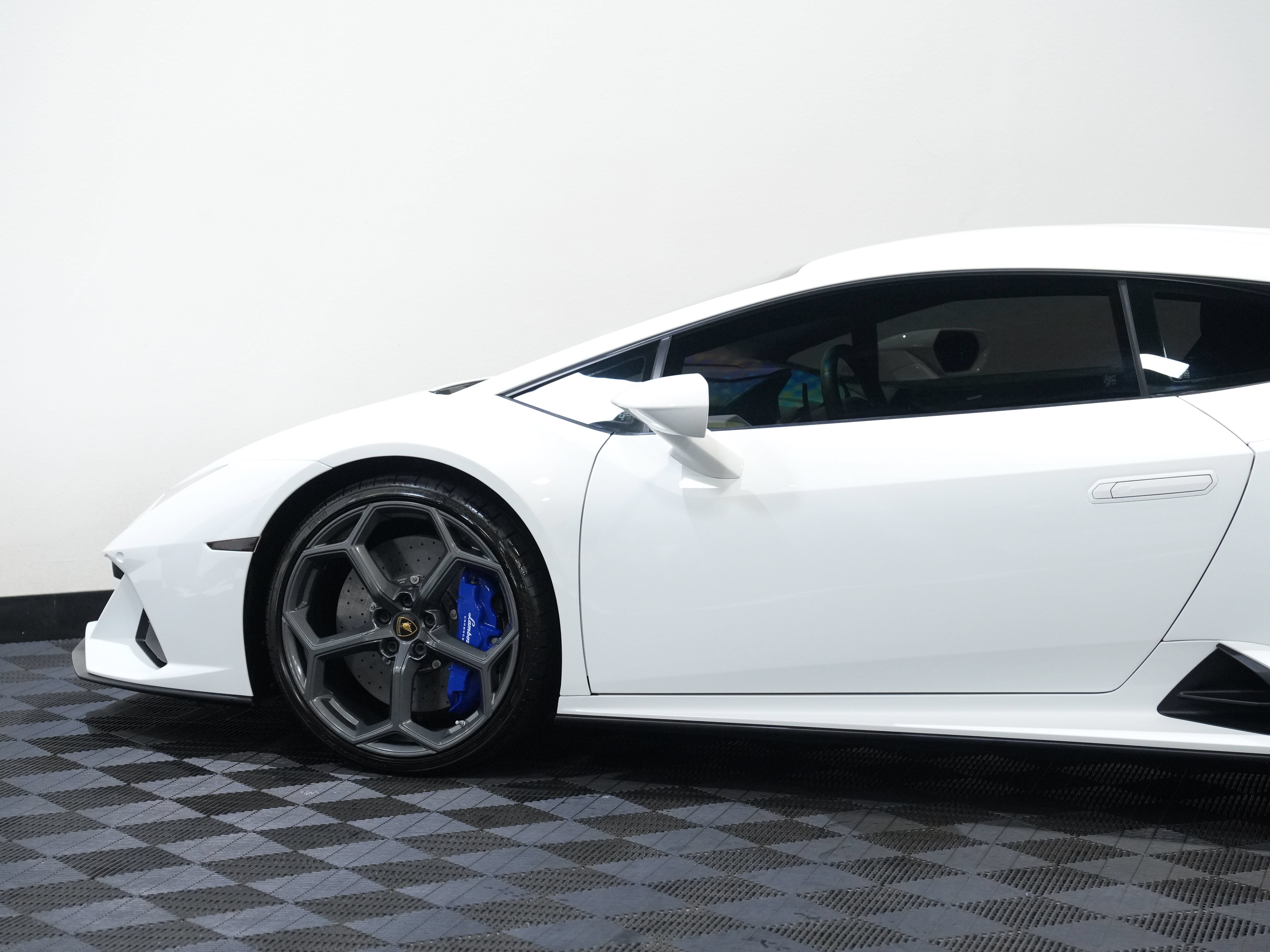 Used 2020 Lamborghini Huracan EVO AWD/4WD image 20