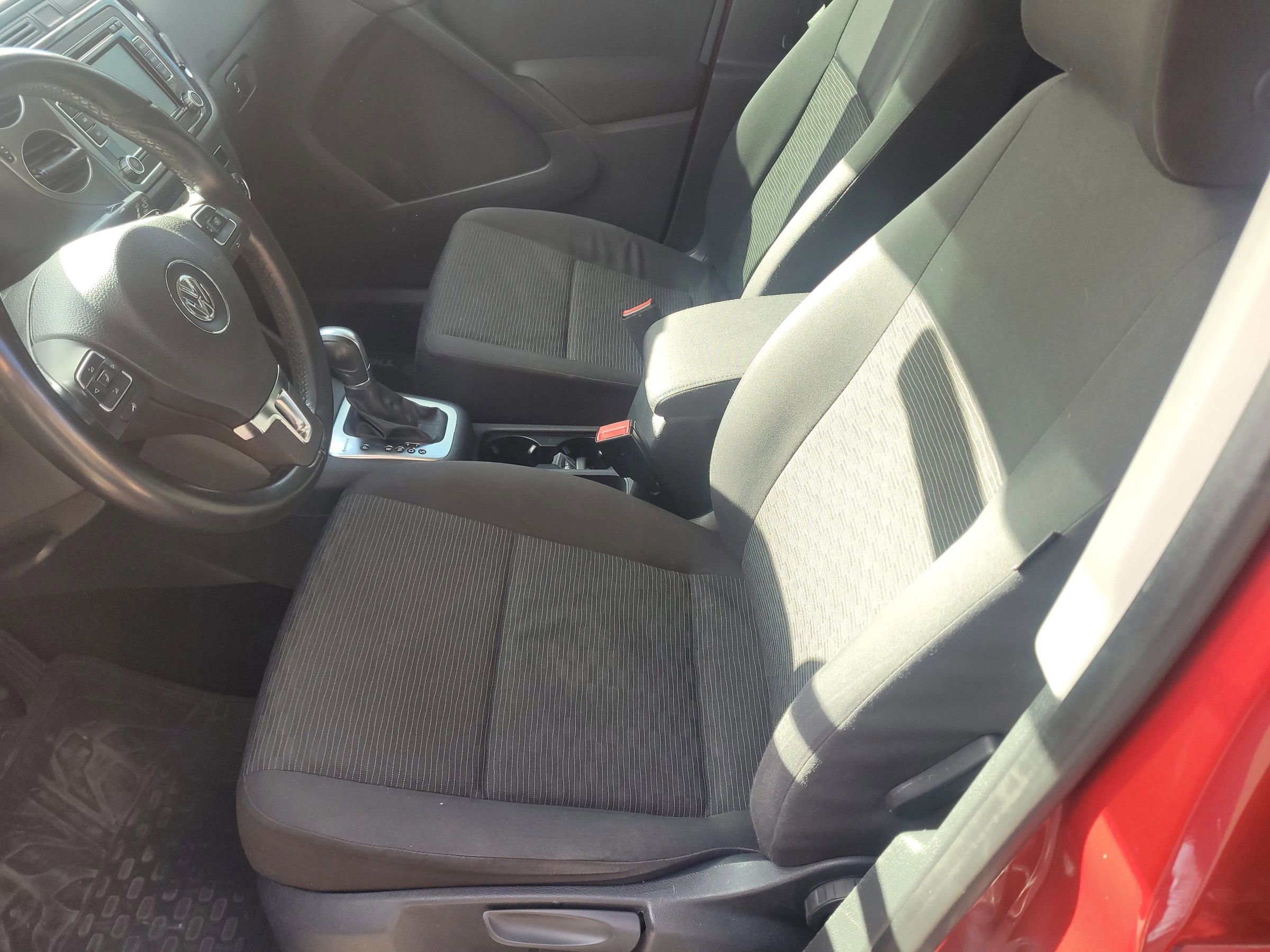 Used 2015 Volkswagen Tiguan S image 5