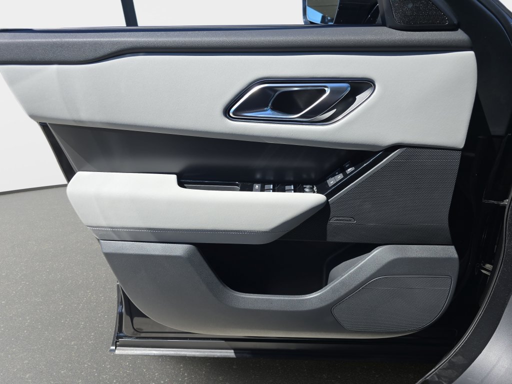 New 2026 Land Rover Range Rover Velar S AWD/4WD image 27