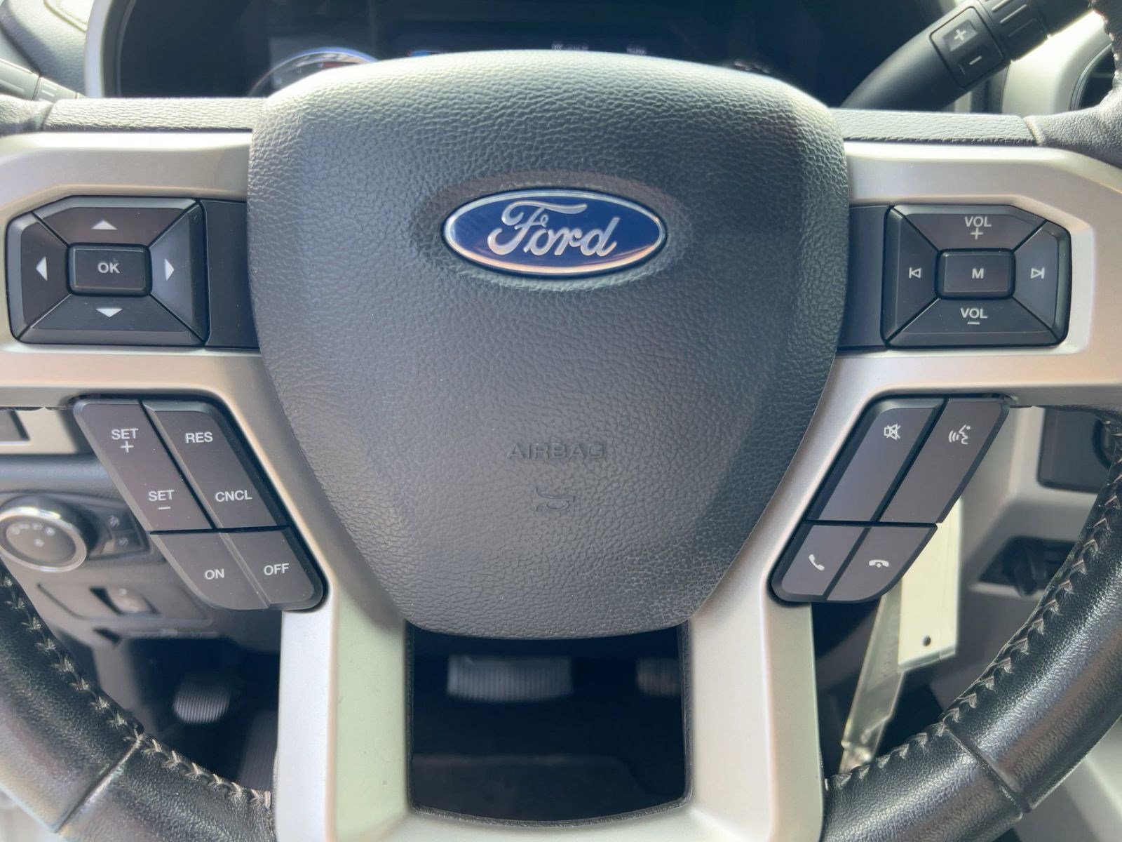 Used 2019 Ford F450 Lariat w/ Lariat Value Package image 17