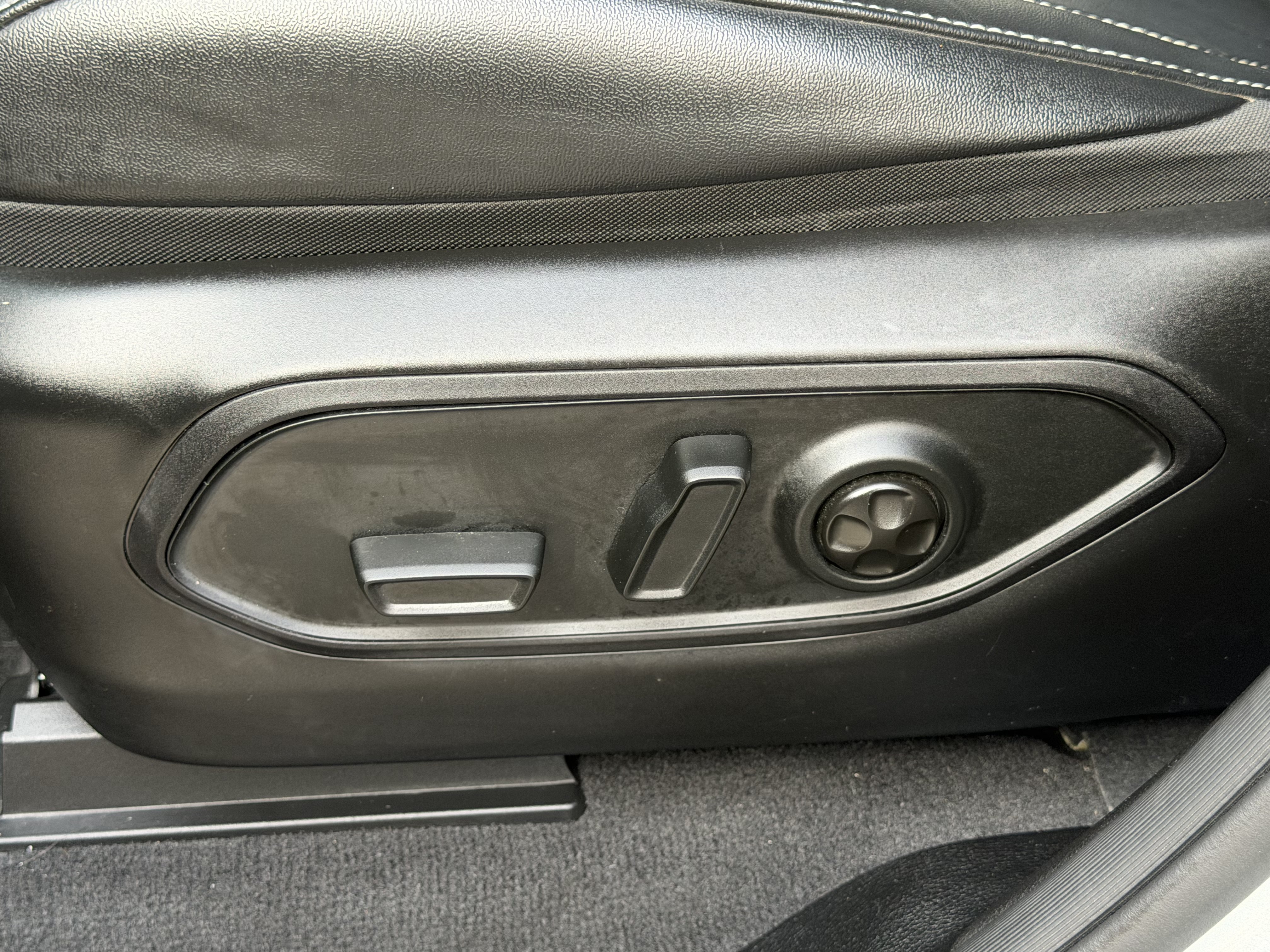 Used 2022 Jeep Grand Cherokee Limited RWD image 25