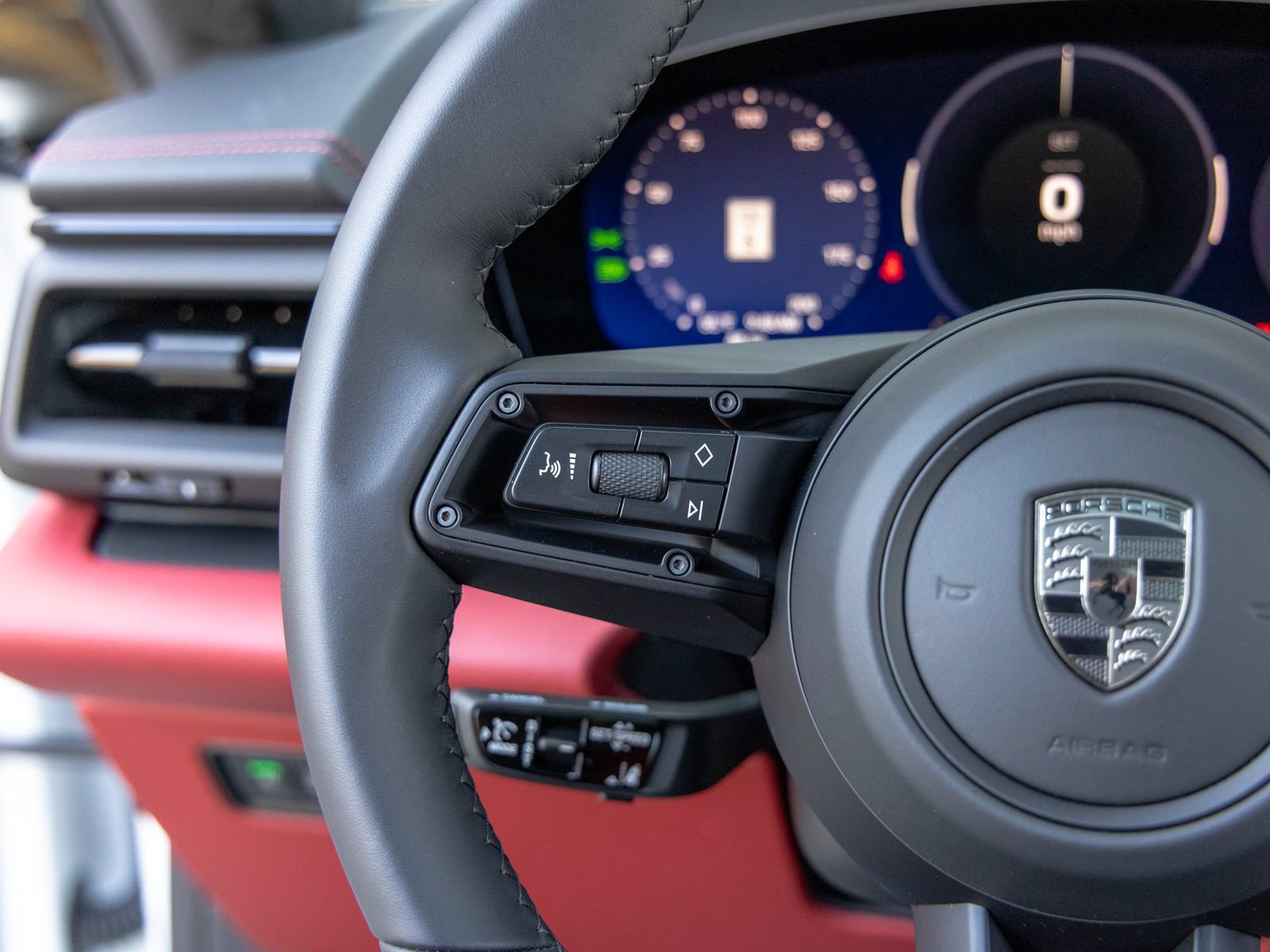 New 2025 Porsche Macan Turbo Electric AWD/4WD image 32