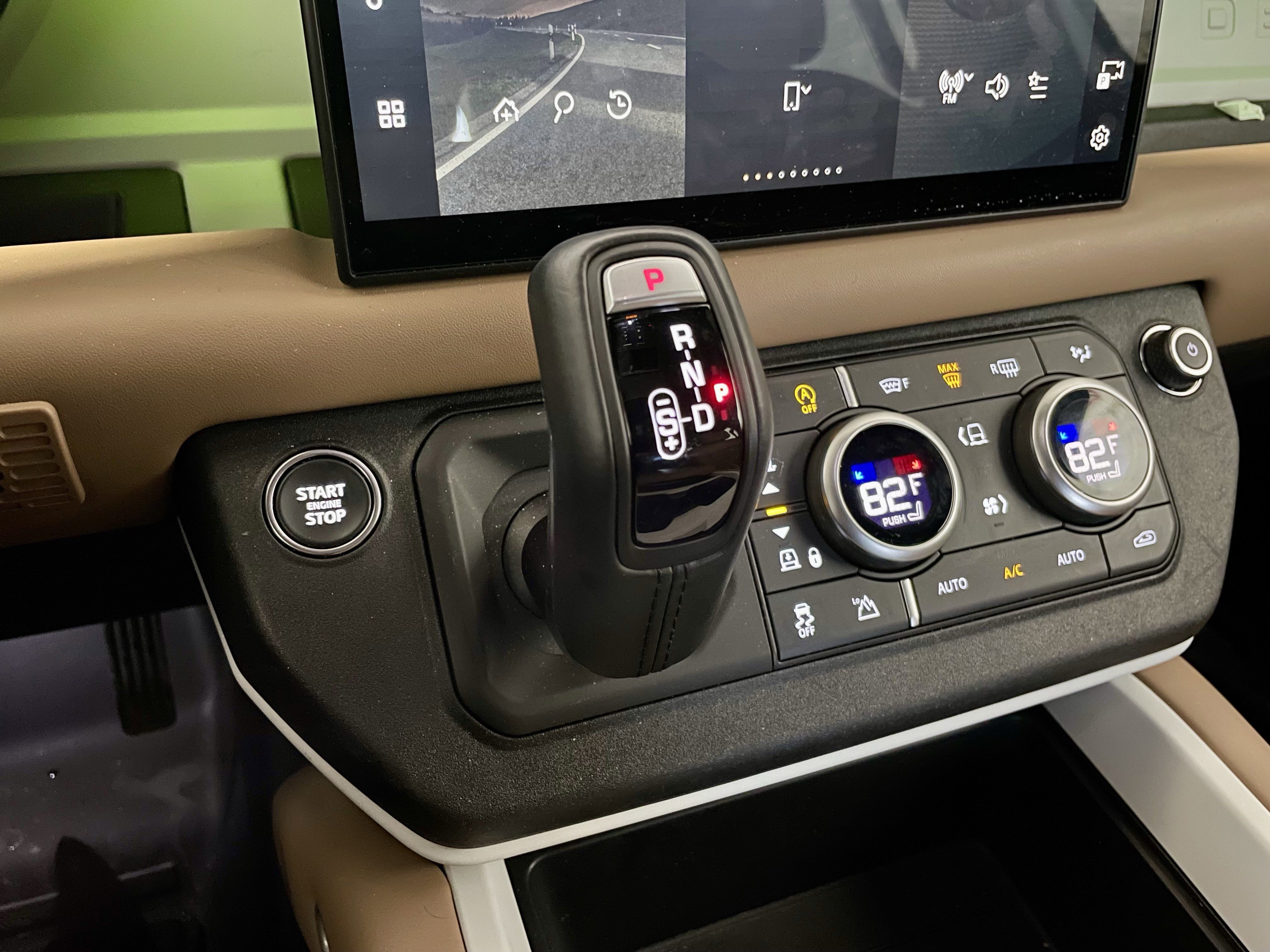 Certified 2025 Land Rover Defender 110 X-Dynamic SE image 20