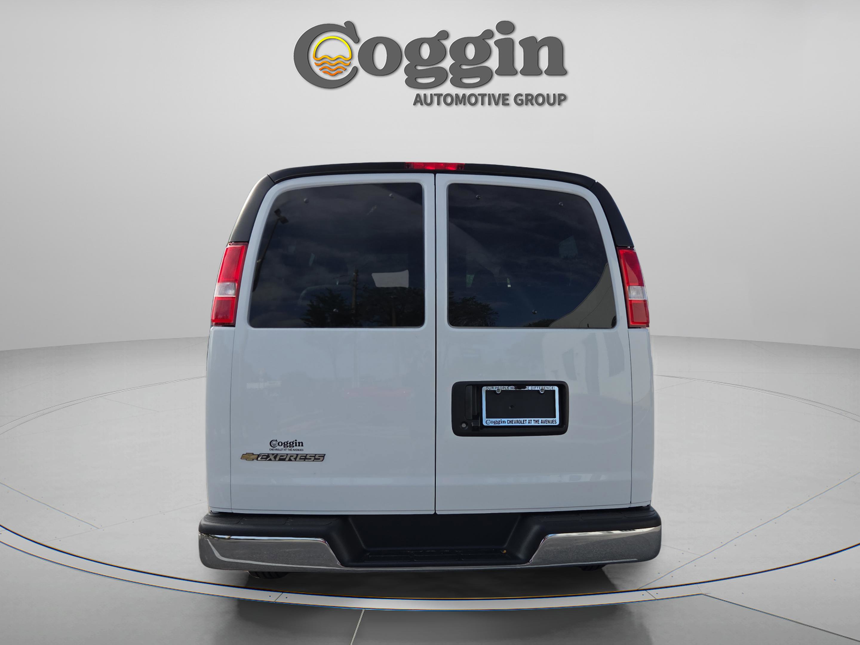 New 2026 Chevrolet Express 2500 LT w/ LT Preferred Equipment Group image 4