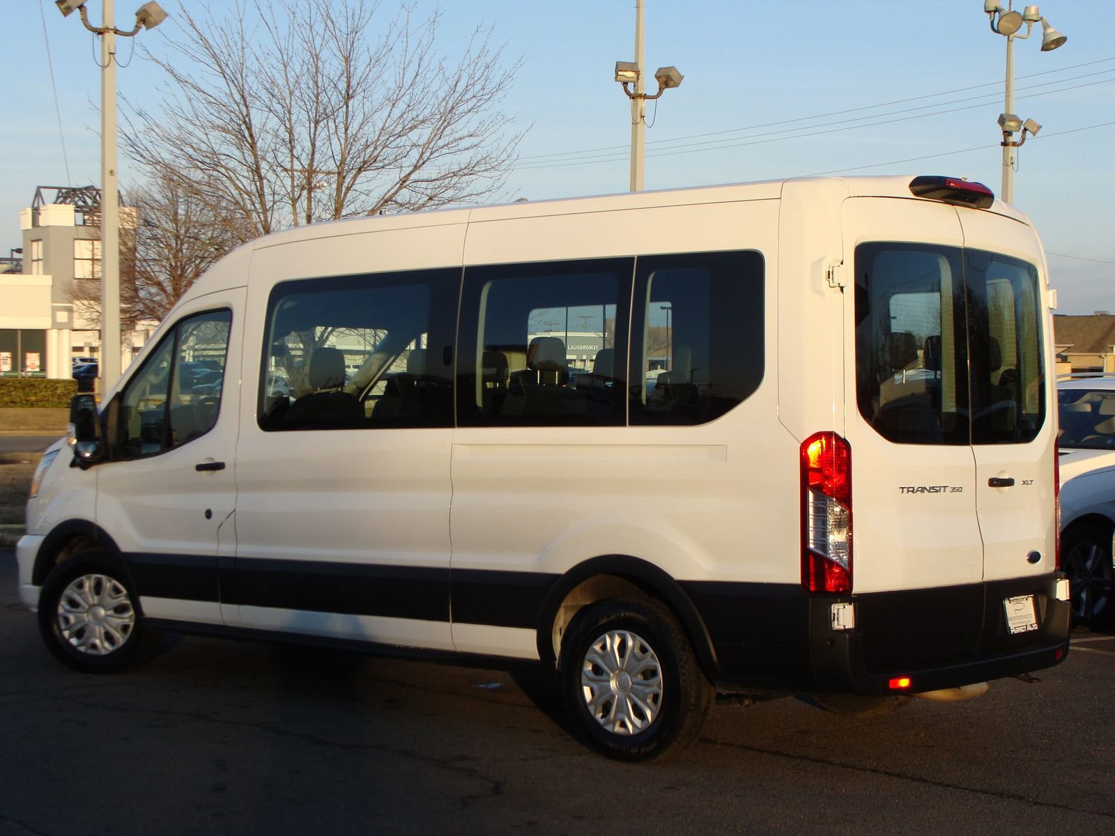 Used 2022 Ford Transit 350 XLT image 4