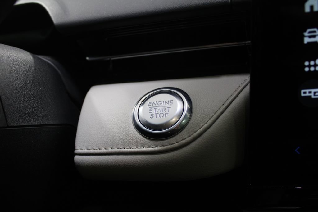 Used 2024 Lincoln Nautilus Reserve image 31