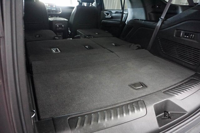 Used 2022 GMC Yukon SLT w/ SLT Premium Package image 23