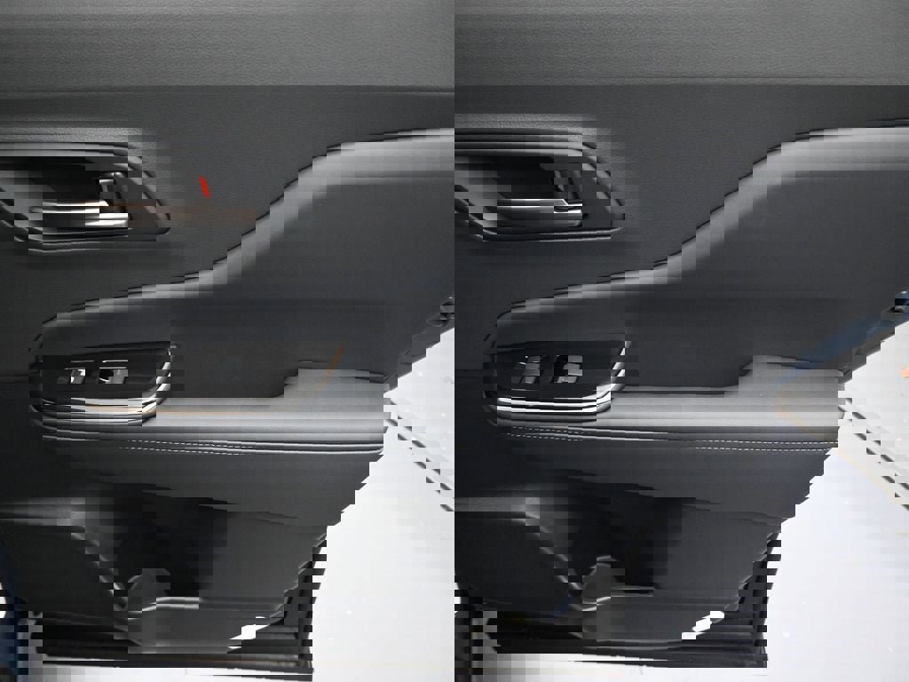 New 2025 Toyota Crown Signia image 25