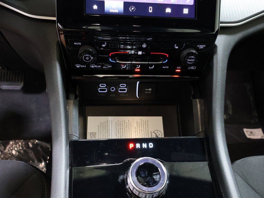 New 2025 Jeep Grand Cherokee L Laredo w/ Luxury Tech Group I image 25