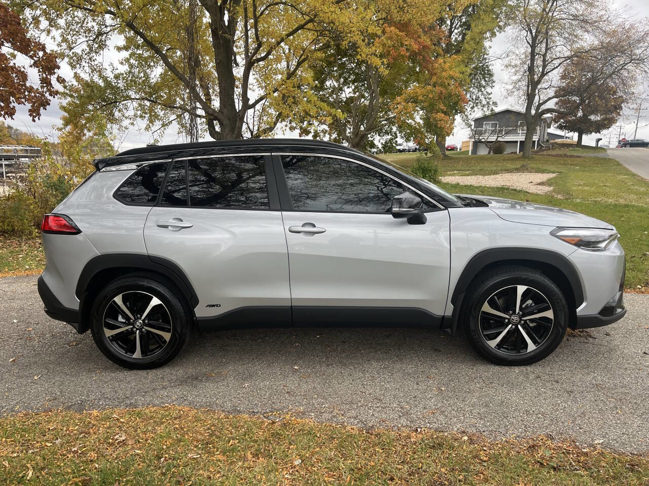 Used 2024 Toyota Corolla Cross AWD Hybrid image 6