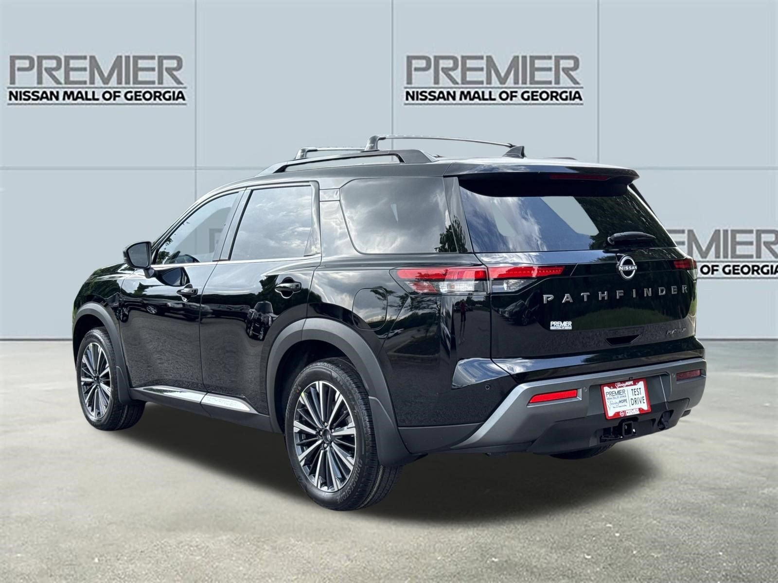 New 2026 Nissan Pathfinder Platinum FWD image 22