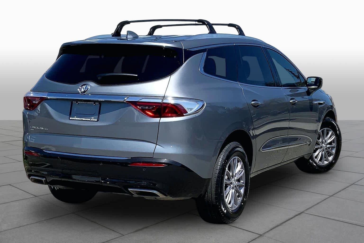 Used 2023 Buick Enclave Essence AWD/4WD image 13