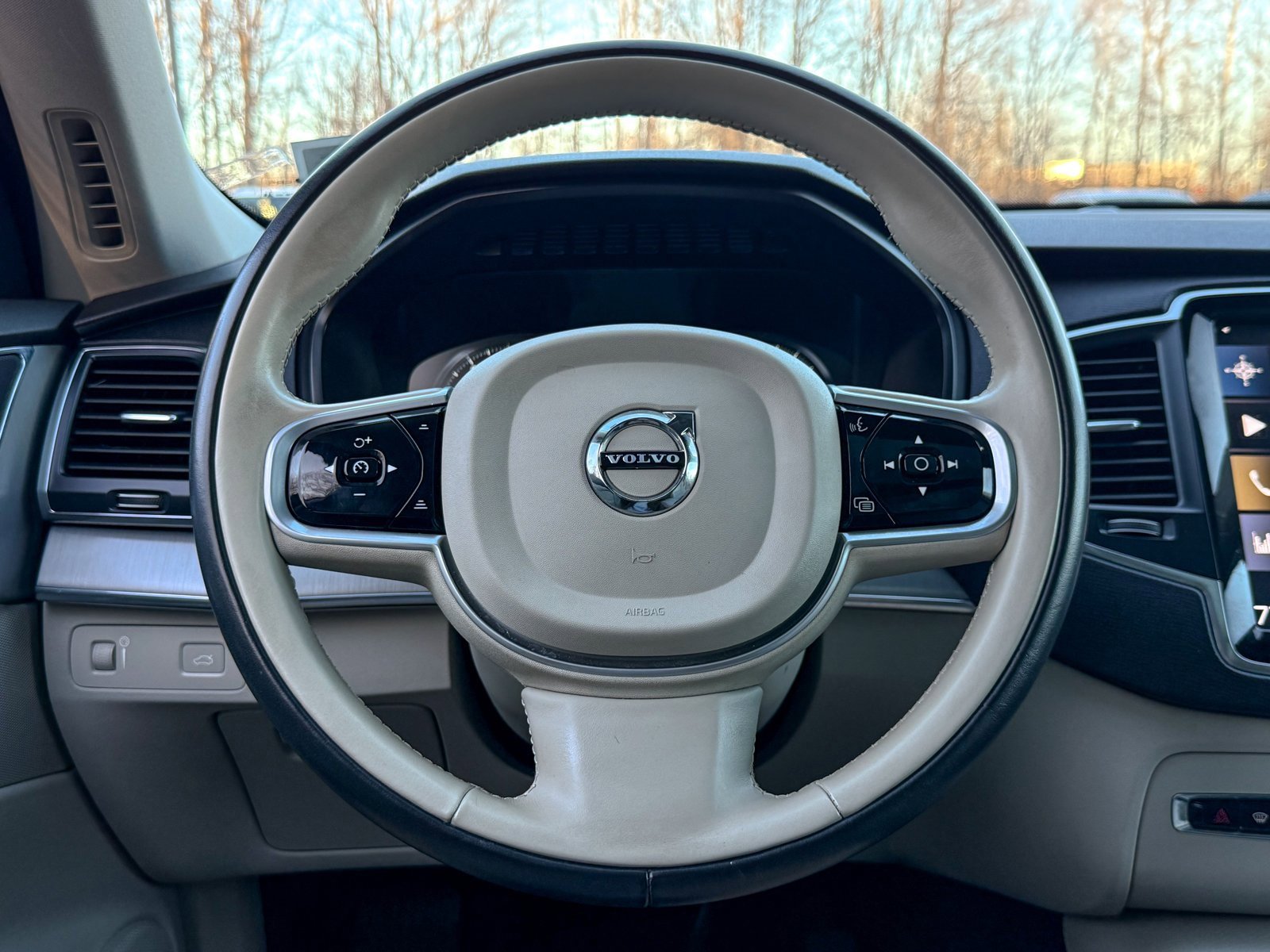 Used 2022 Volvo XC90 T5 Momentum w/ Climate Package image 39