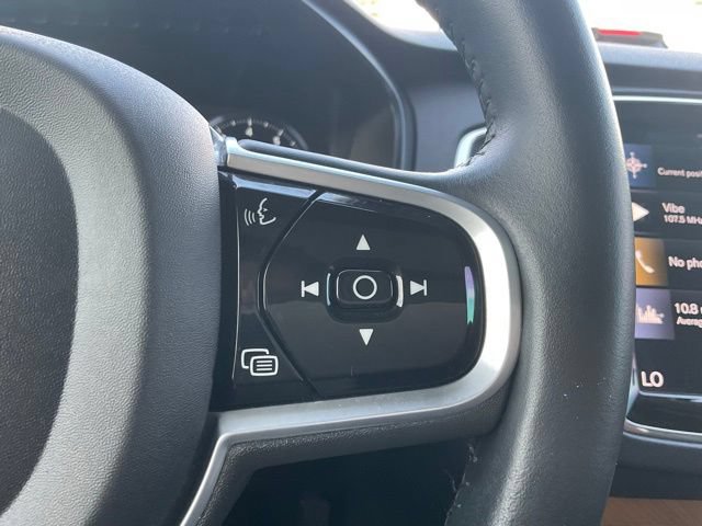 Certified 2022 Volvo XC90 T5 Momentum FWD image 23