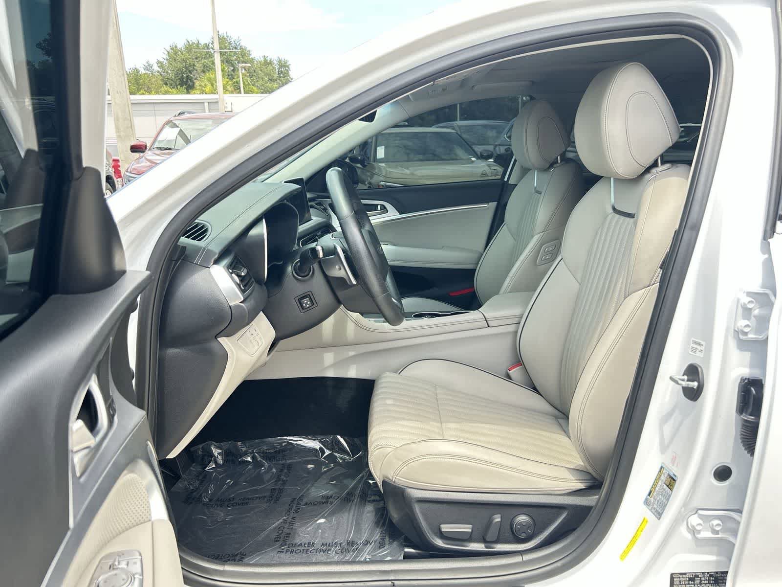 Used 2019 Genesis G70 2.0T Advanced w/ Elite Package RWD image 11