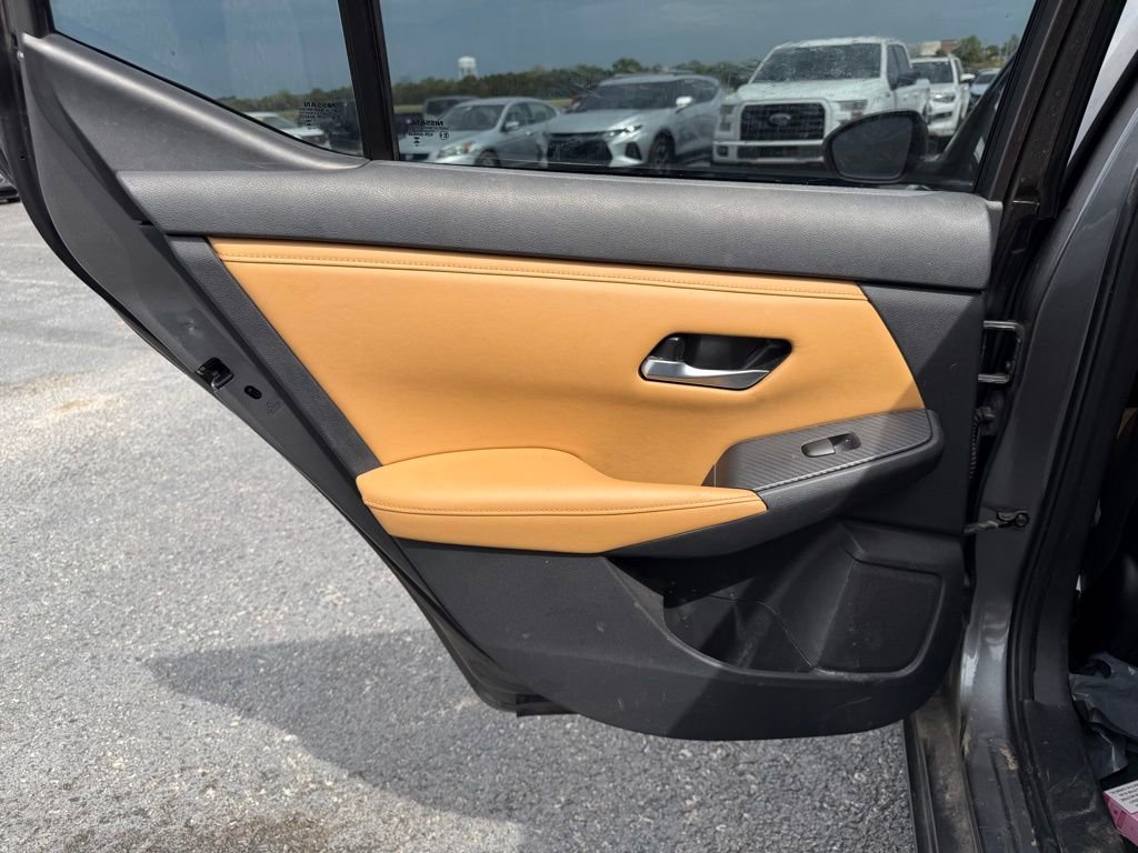 Used 2023 Nissan Sentra SV w/ SV Premium Package image 16