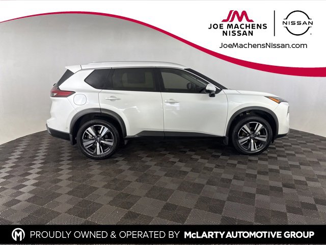 Used 2024 Nissan Rogue SL w/ SL Premium Package image 4