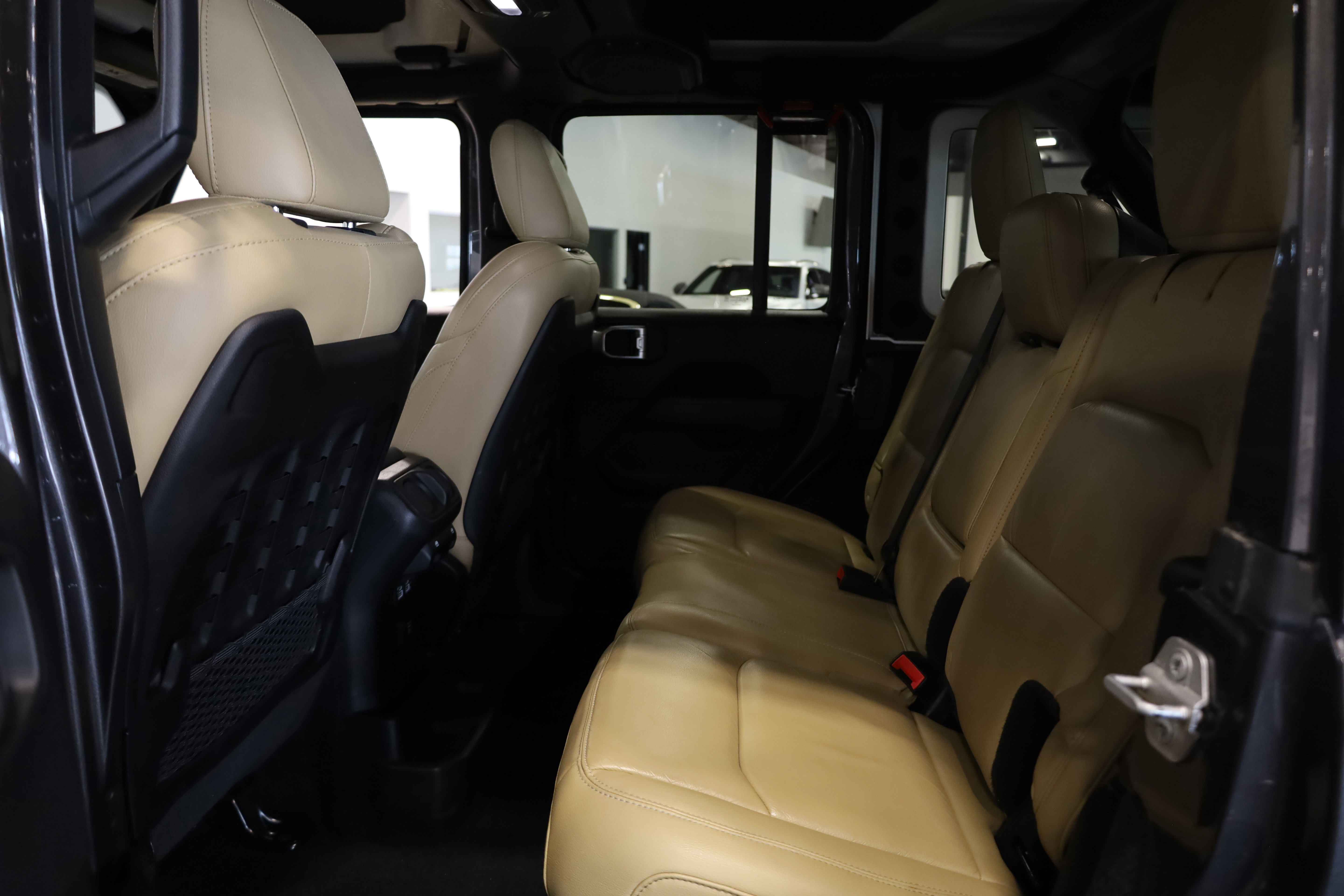 Used 2018 Jeep Wrangler Unlimited Rubicon image 36