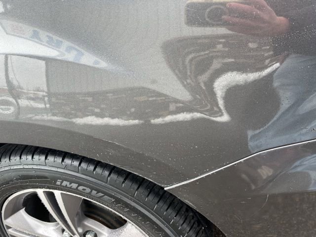 Used 2018 Ford Focus SE w/ SE Appearance Package FWD image 9