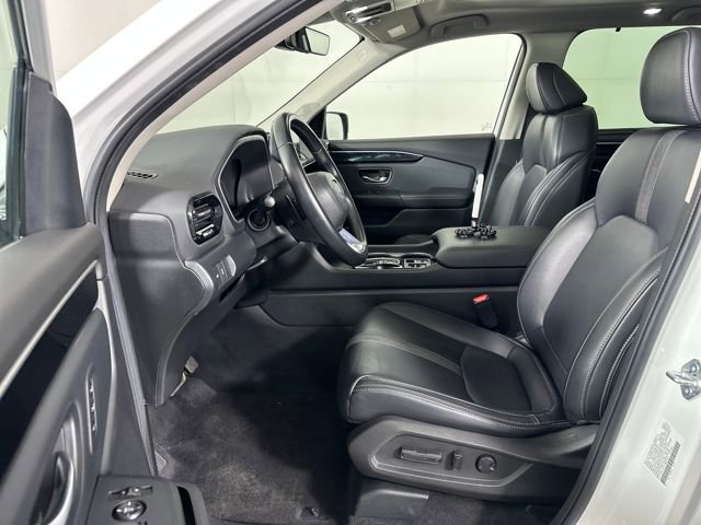 Used 2023 Honda Pilot Touring image 11