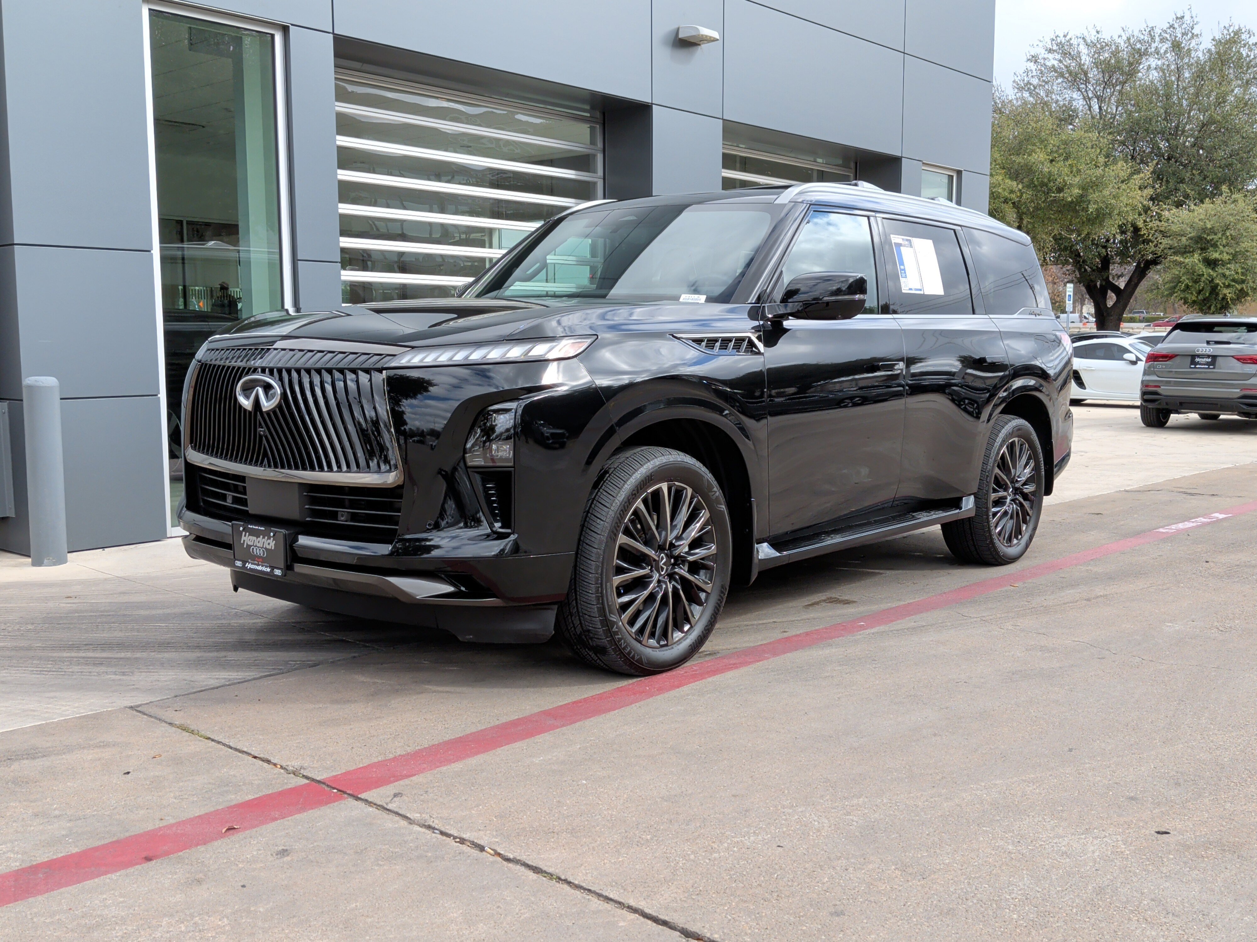 Used 2025 INFINITI QX80 Autograph w/ Autograph Exterior Package image 5