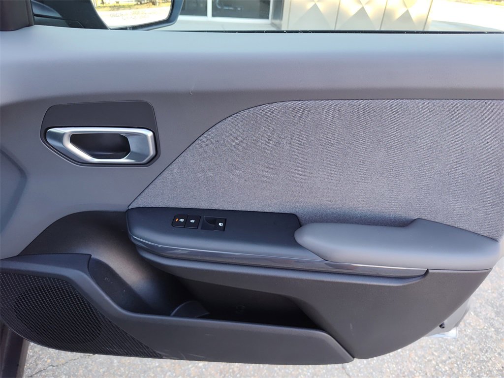 Used 2025 Kia K4 EX image 31