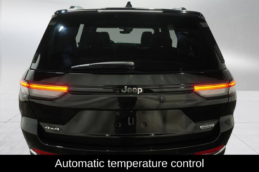 Used 2022 Jeep Grand Cherokee Overland AWD/4WD image 8