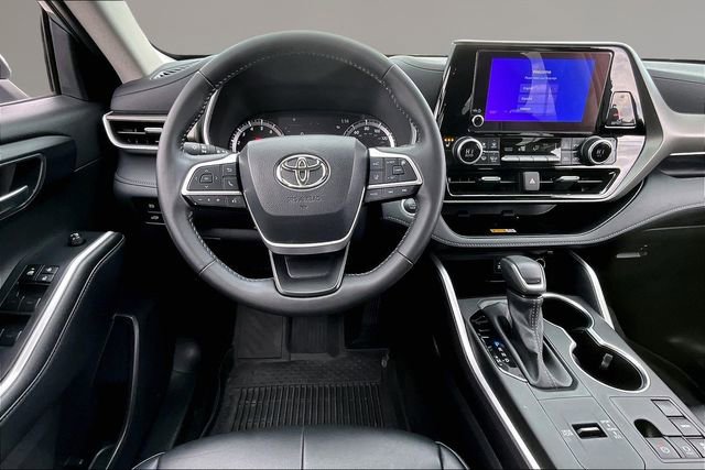 Used 2024 Toyota Highlander LE image 8