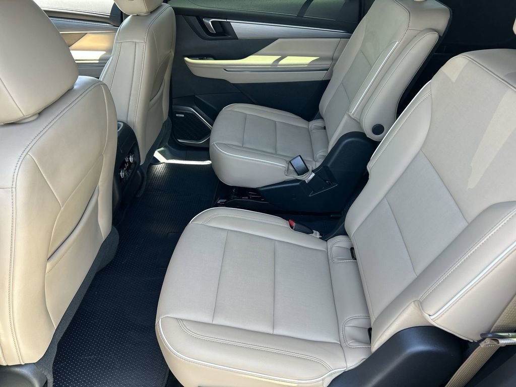 Used 2025 Buick Enclave Preferred FWD image 25