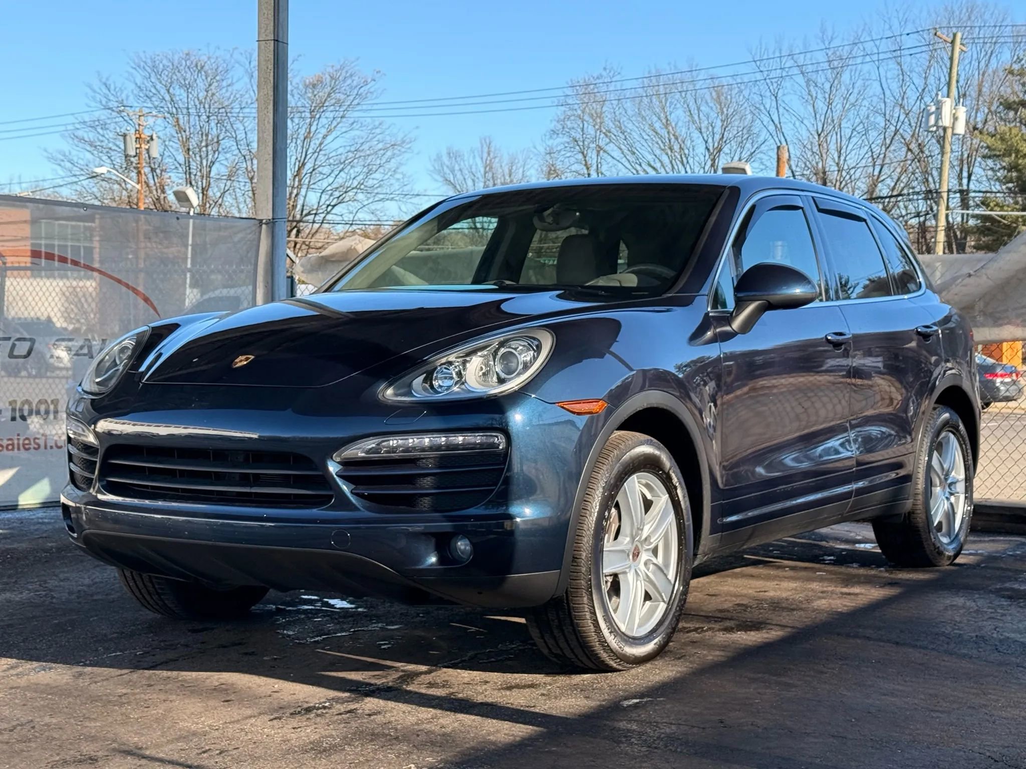 Used 2014 Porsche Cayenne Platinum Edition AWD/4WD image 3