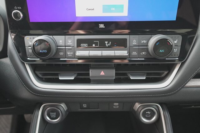 Used 2024 Toyota Grand Highlander Limited image 30