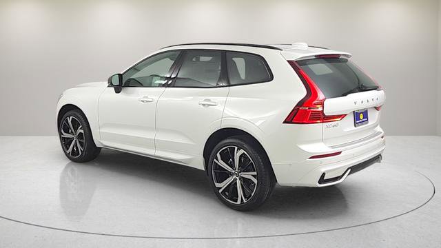 Certified 2025 Volvo XC60 B5 Ultra w/ Protection Package Premier AWD/4WD image 5