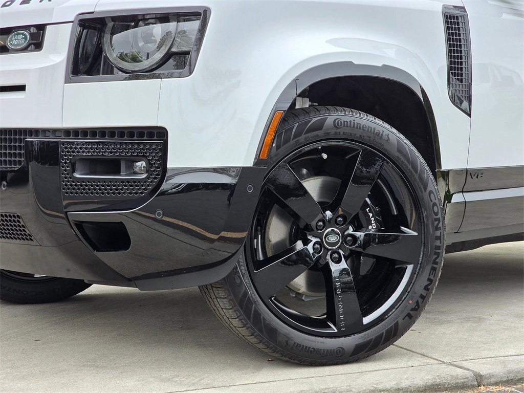 New 2025 Land Rover Defender 90 V8 image 2