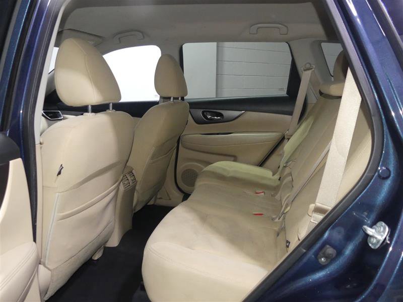 Used 2016 Nissan Rogue SV w/ SV Premium Package image 26