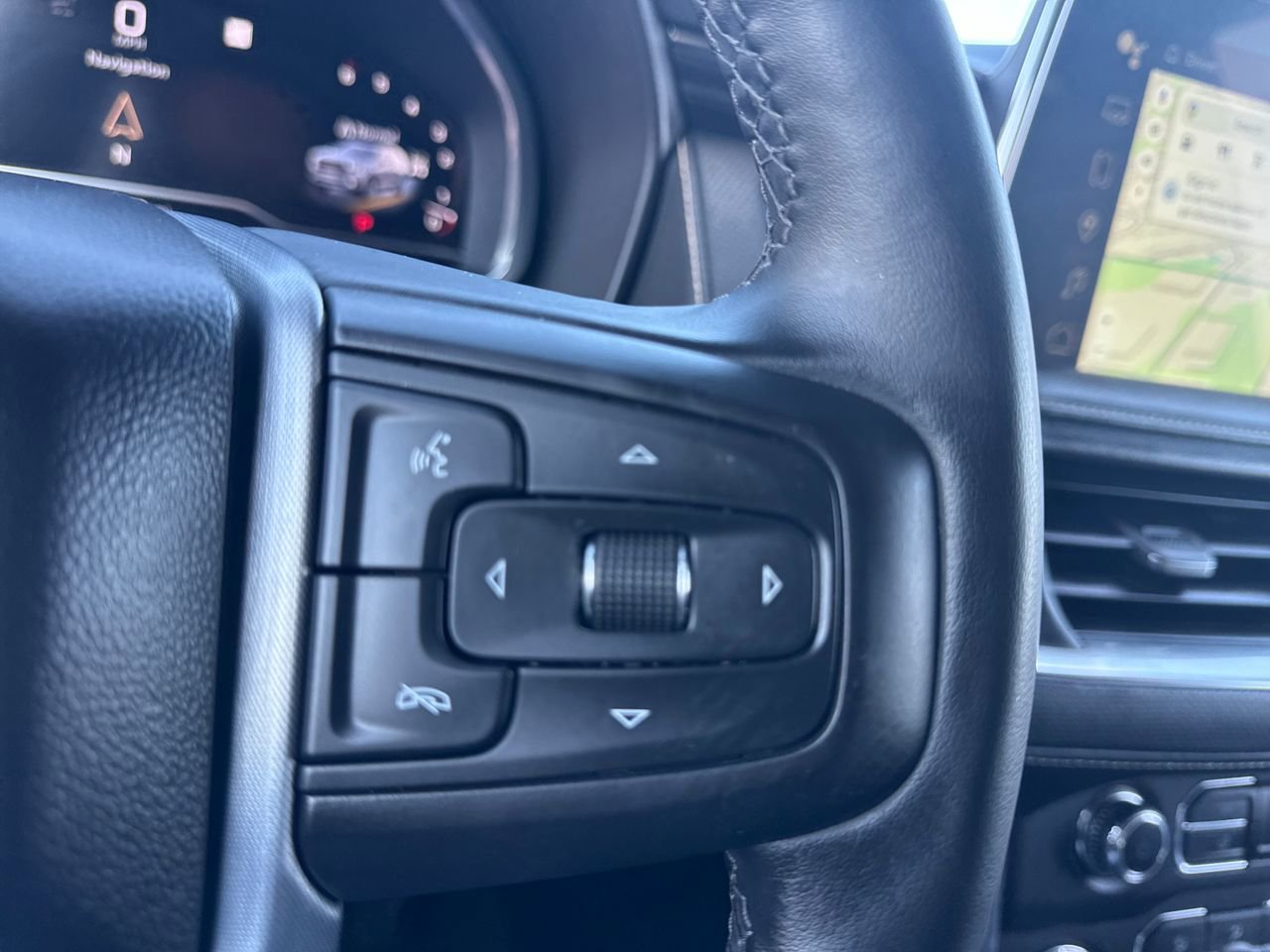 Used 2023 GMC Yukon SLT image 28