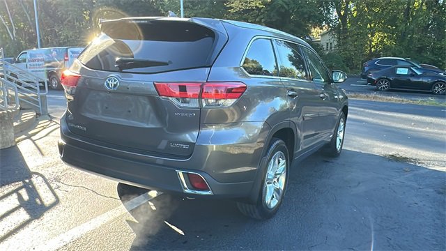 Used 2017 Toyota Highlander Limited image 6