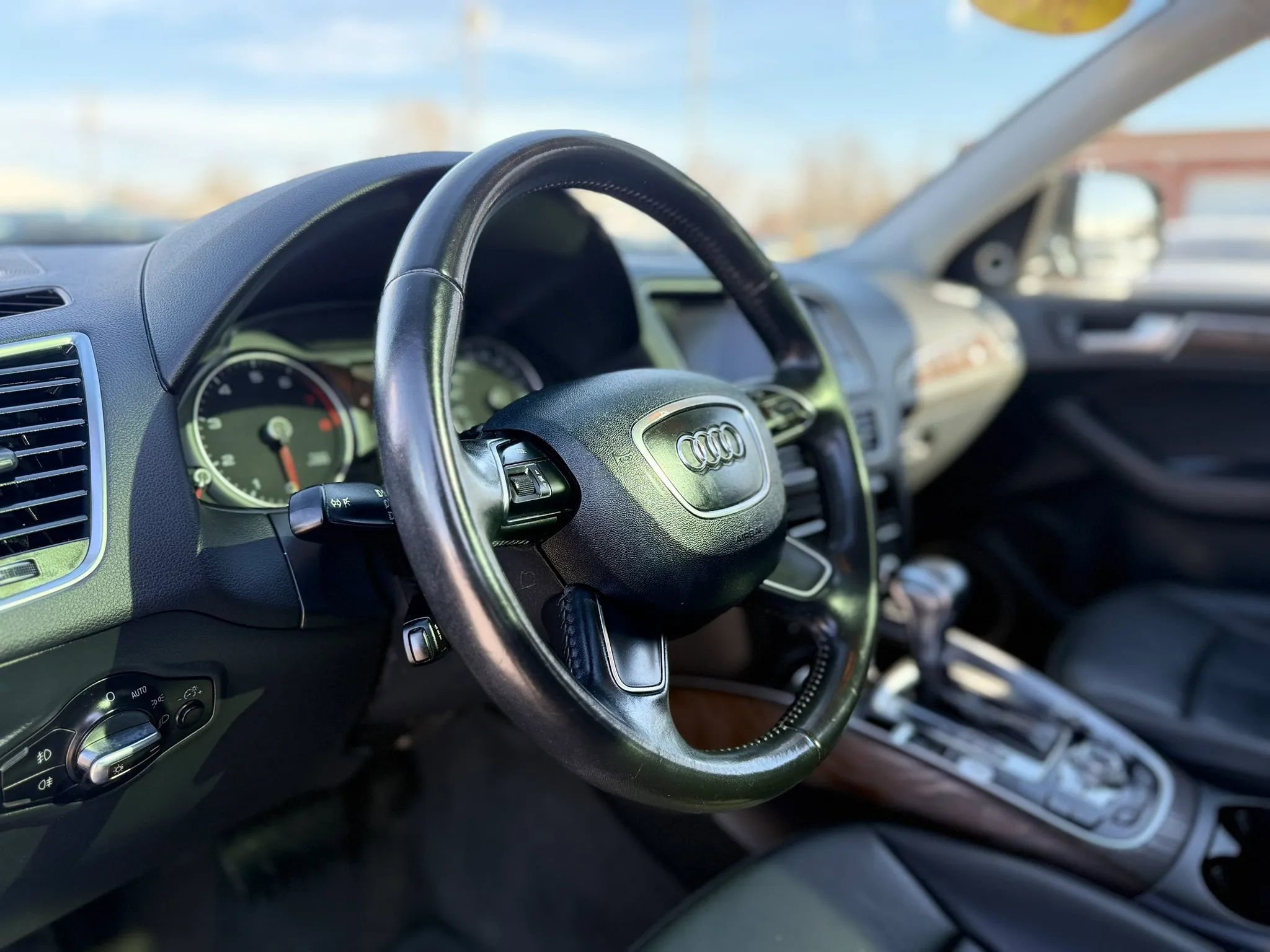 Used 2017 Audi Q5 2.0T Premium Plus w/ Technology Package image 9