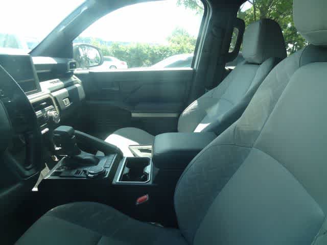 Used 2024 Toyota Tacoma SR5 AWD/4WD image 10